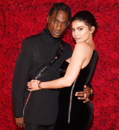 kylie and travi|kylie jenner travis scott married.